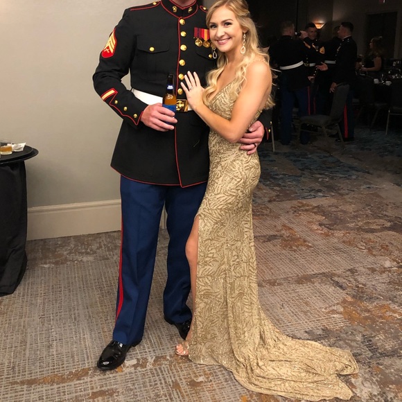 Sherri hill gown - Picture 1 of 2